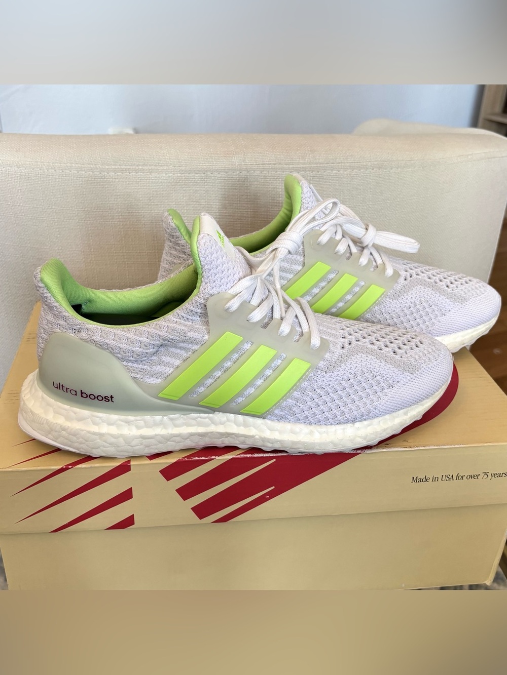 Adidas Ultraboost 5.0 DNA Women’s 7 Glow In The Dark G58760 White Neon